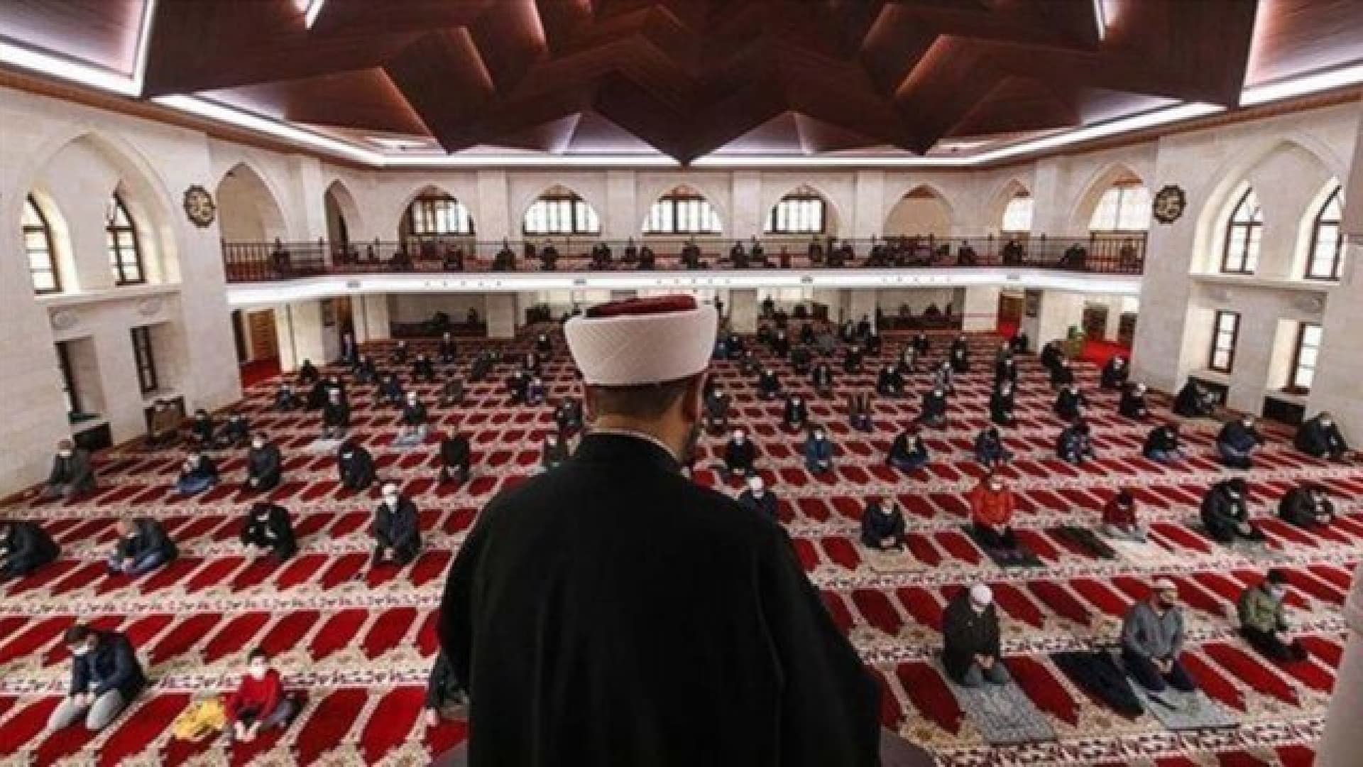 Cuma hutbesinde güzel ahlak mesajı