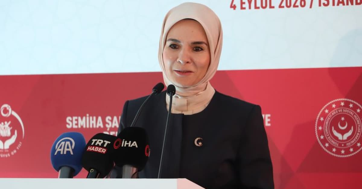 Bakan Göktaş'tan 'doğum izni' paylaşımı