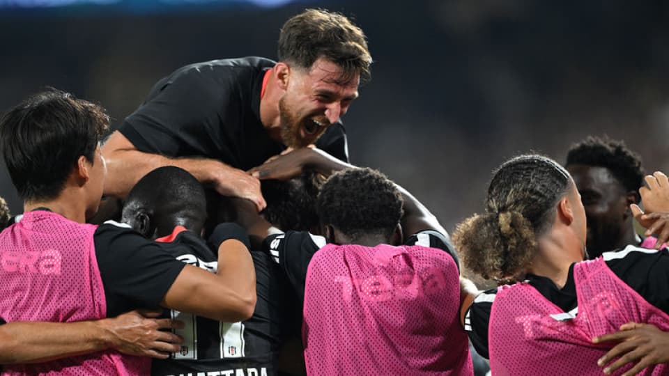 Sezonun ilk derbisini Beşiktaş kazandı!