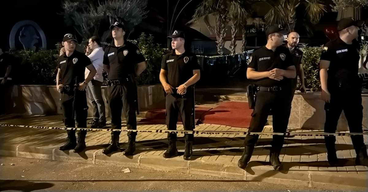 Kafede silahlı çatışma! 3 kişi öldü, yaralılar var!