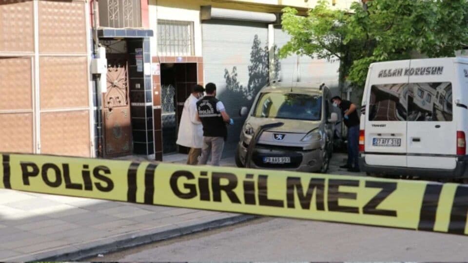 Elektrik akımı işçinin hayatını aldı