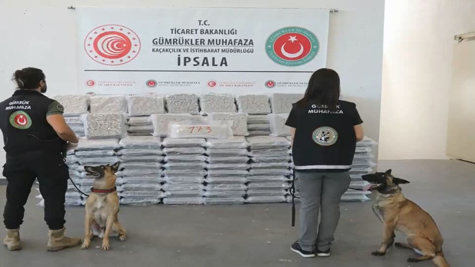 387 kilo uyuşturucu ele geçirildi