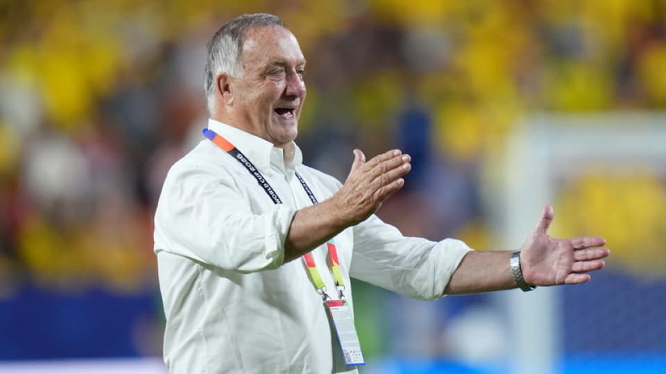 Dick Advocaat 2027'ye kadar Curaçao'da!