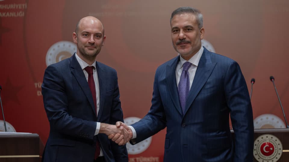 Fransız mevkidaşı Barrot ile görüştü