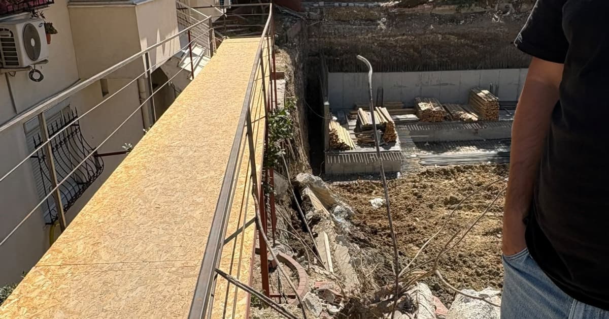 Bahçelievler’de istinat duvarı çöktü