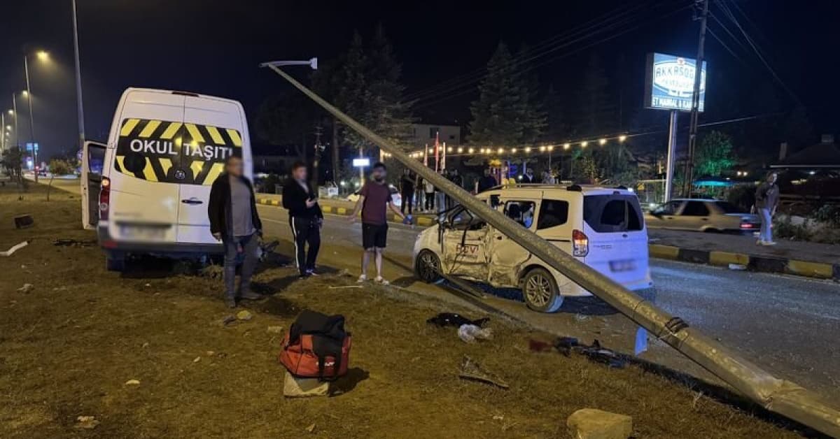 Düğün dönüşü kaza: 21 yaralı