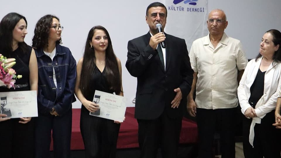 En İyi Kısa Film 'Maviye Tutunanlar'