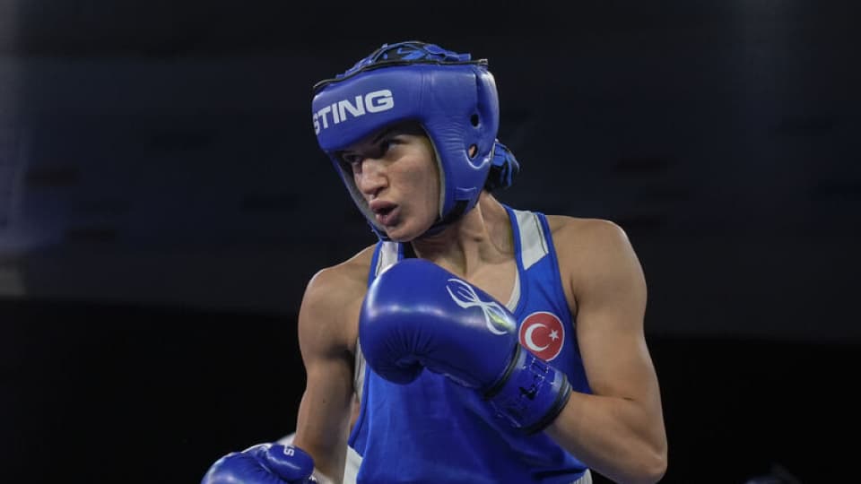 Hatice Akbaş madalyayı garantiledi!
