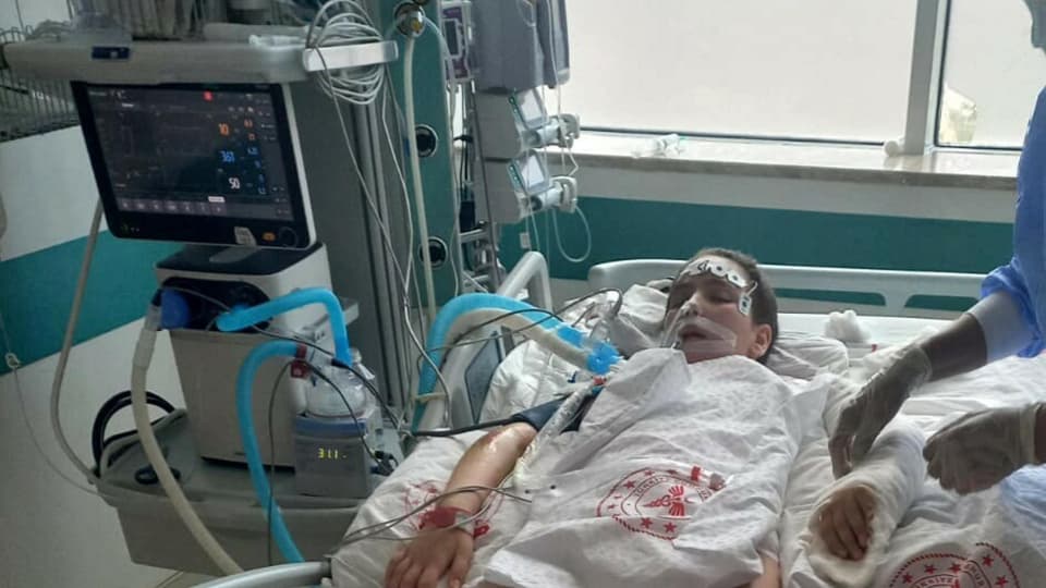 Doktorların yüzde 10 yaşama şansı verdiği Almina, hayata tutundu