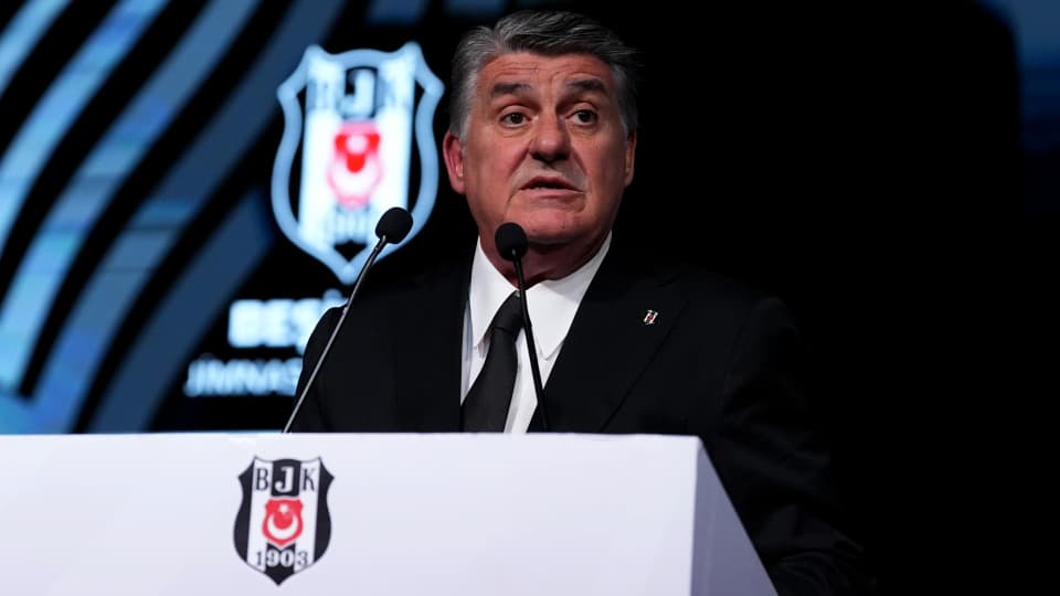 Beşiktaş'ta Adalı imzaları topladı!