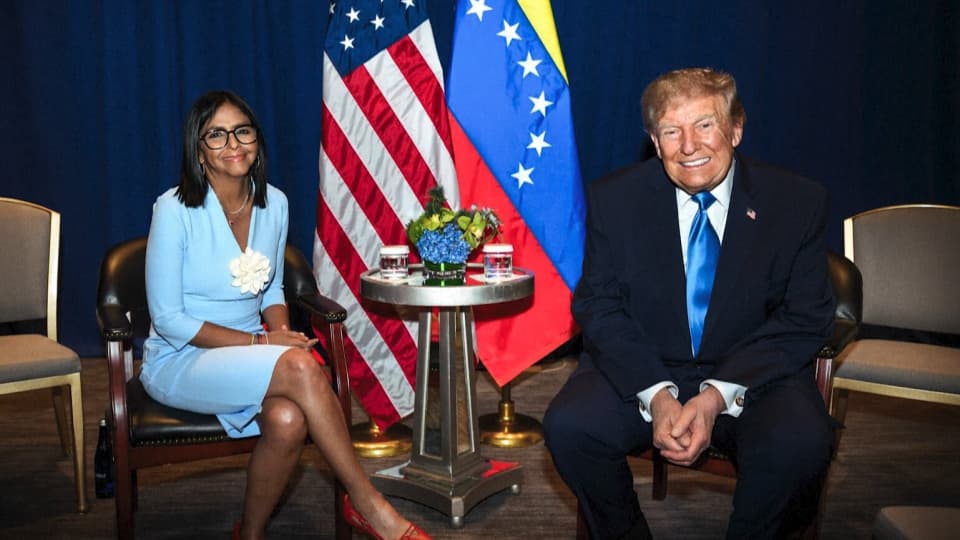 Trump Venezuela'nın geçici lideri ile ilk kez görüştü