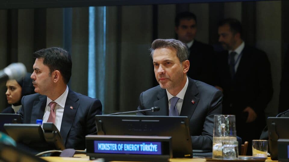 "Türkiye'nin daha rekabetçi enerji sistemine sahip olması hedefimiz"