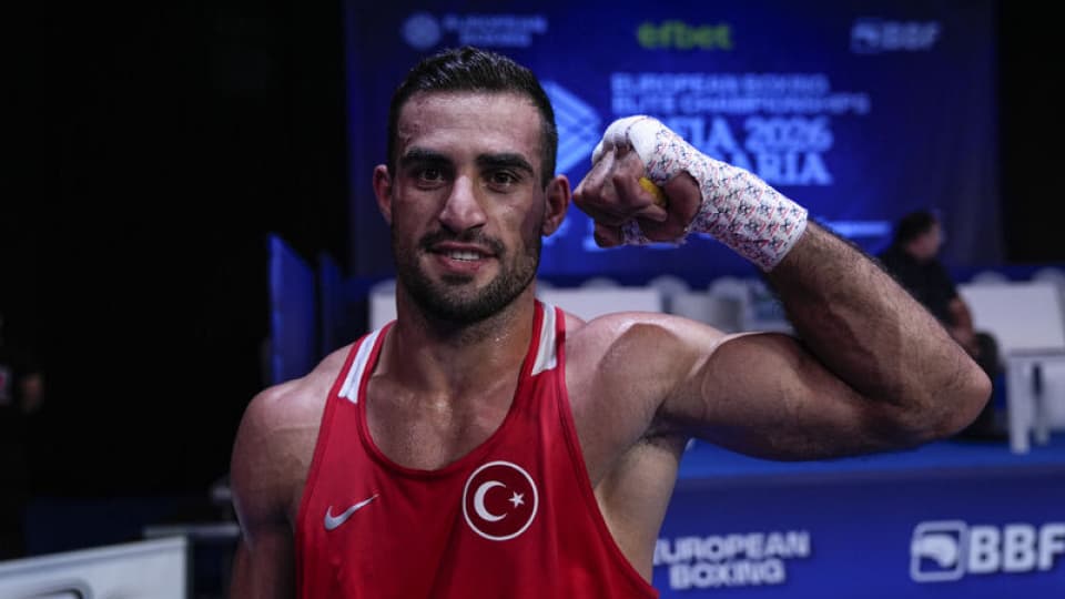 Emrah Yaşar finalde!