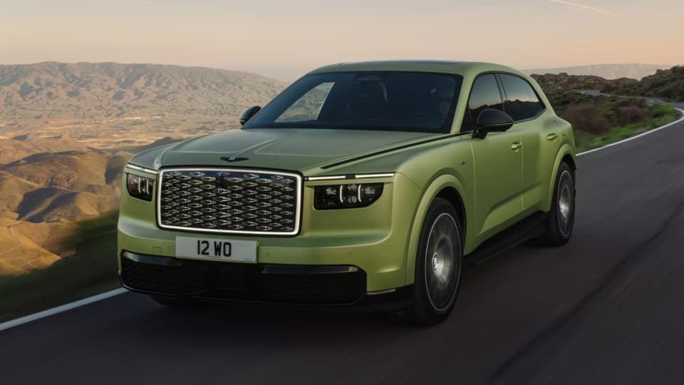 Bentley ilk elektrikli modelini tanıttı
