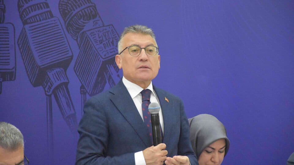 "Her gün bir belediye başkanı istifa ediyor"