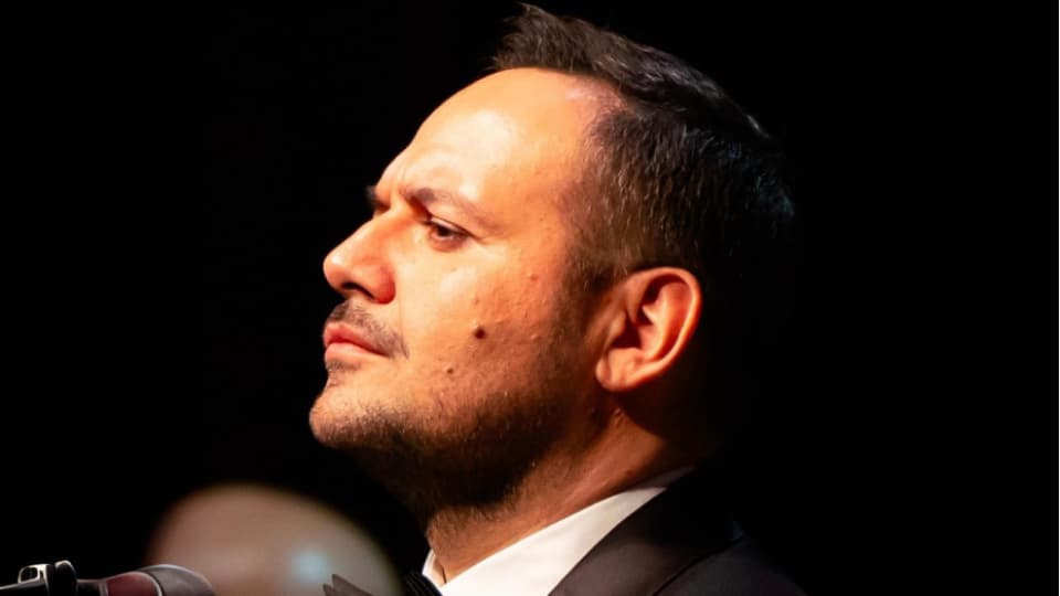 Murat Karahan 'Romantikler'le sahnede