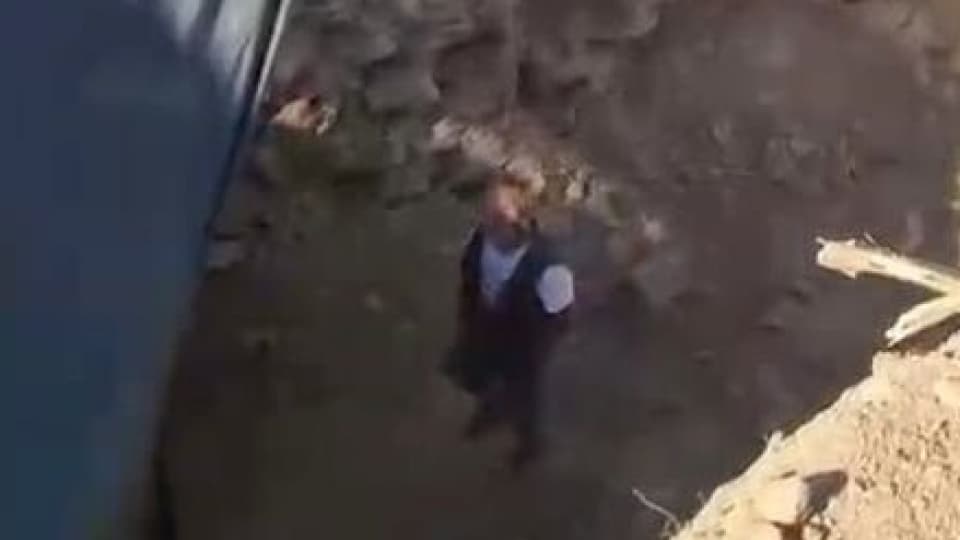 Çilek bahçesinde kaçak kazıya suçüstü: 6 gözaltı