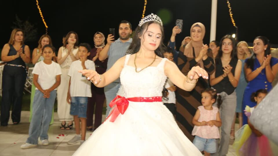 Down sendromlu Pınar'ın gelinlik hayali gerçek oldu