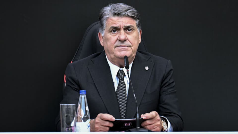 "Siyahla beyaz kadar fark var!"