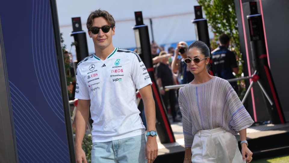 Azerbaycan GP'de pole George Russell'ın