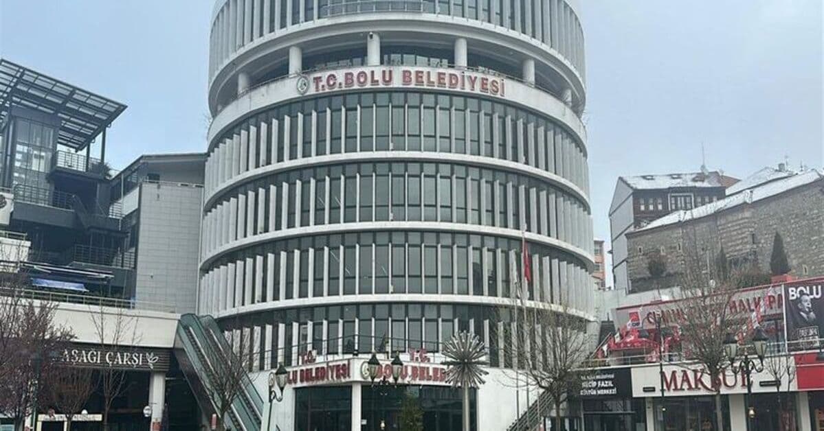 Eski çadırları yeni gibi ihale ettiler!