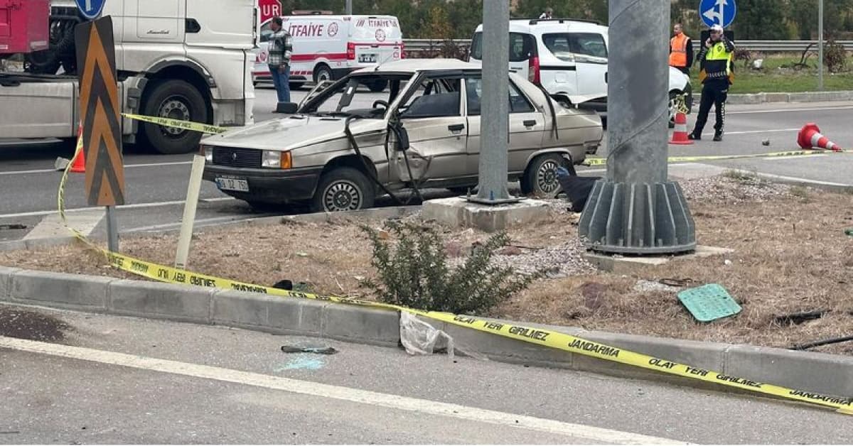 Otobüs ve otomobil çarpıştı! Can kayıpları var