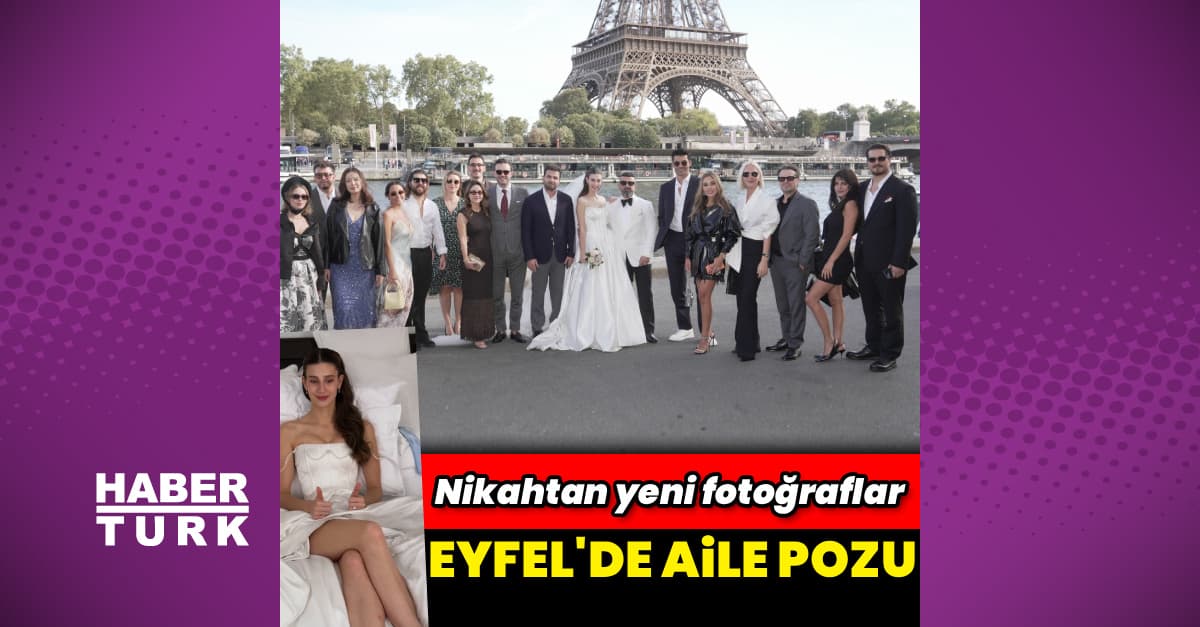 Eyfel'de aile fotoğrafı