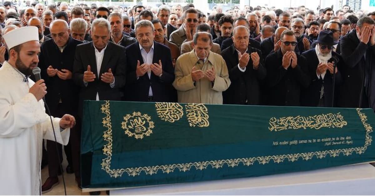Hatipoğlu'nun babası son yolculuğuna uğurlandı!