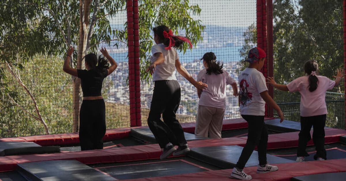 "Koruma altındaki çocuklar" Macera Parkı'nda eğlendi