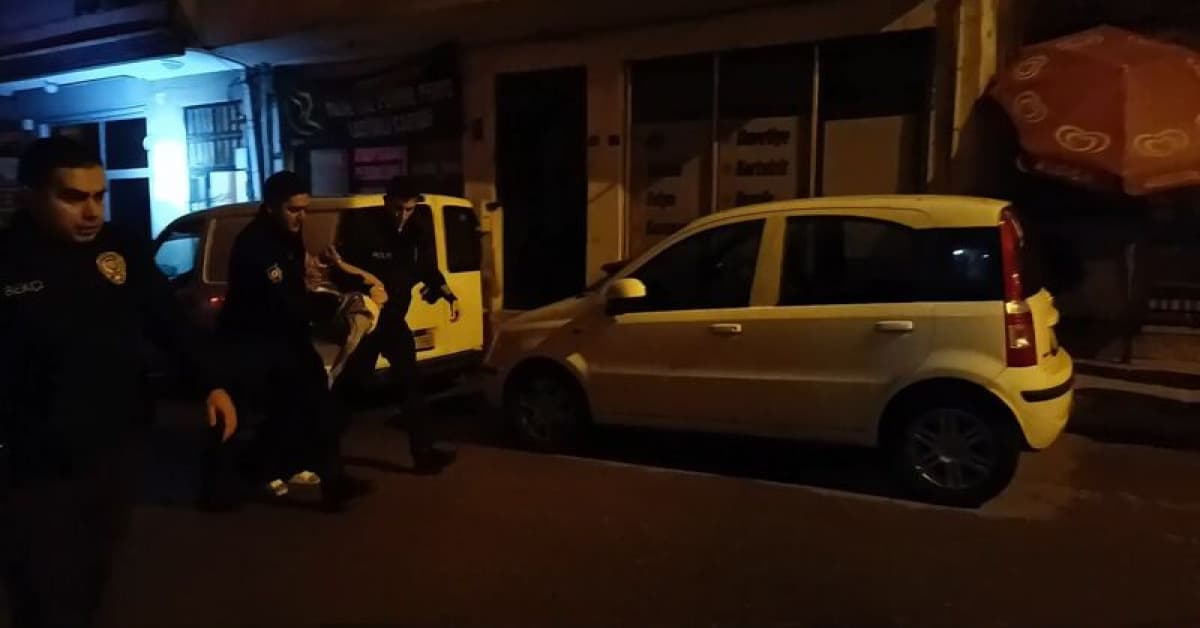 Oğlunun bıçakla rehin aldığı anne kurtarıldı