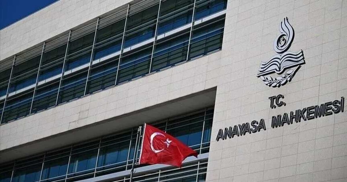 AYM'den 26 siyasi partiye suç duyurusu