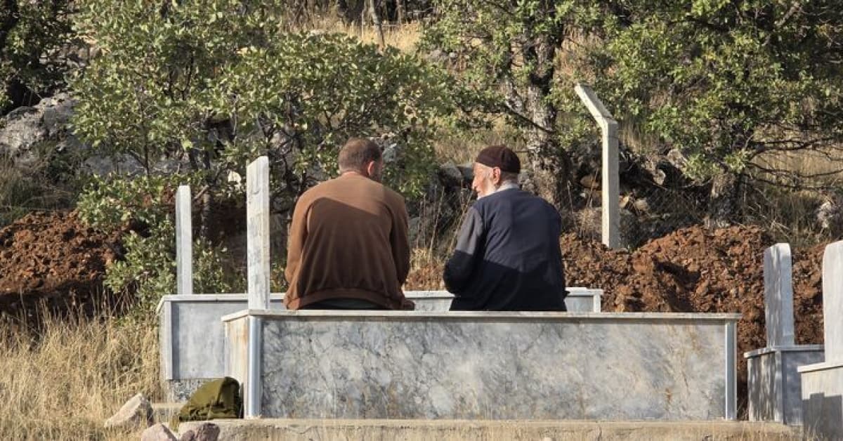 Eşi ve kendisi için mezar kazdırdı