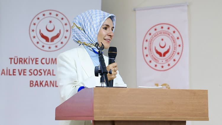 Öğrencilere 2 milyar liralık eğitim desteği: Bakan Göktaş detayları paylaştı