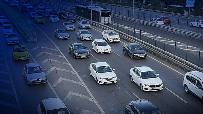 İstanbul'da uyum haftası gününde trafik yoğunluğu