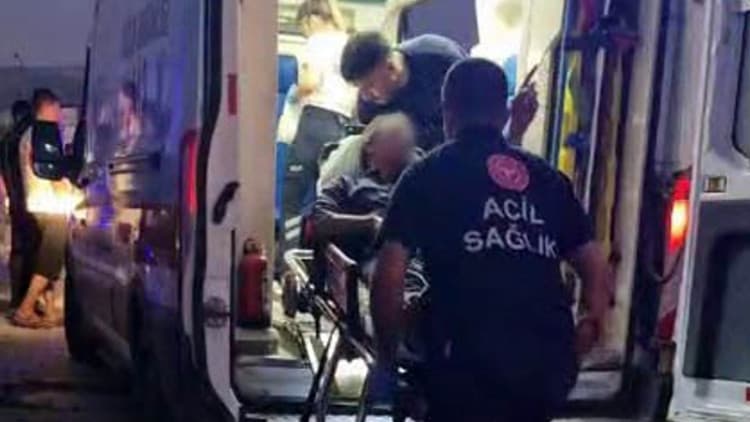 Hatay'da konteyner kentte pala dehşeti: 4 kişiyi yaralayan koca suç aletiyle yakalandı