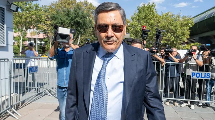 Melih Gökçek'in oğlu Ahmet Gökçek ve gelini Hülya Gökçek ifade için adliyede