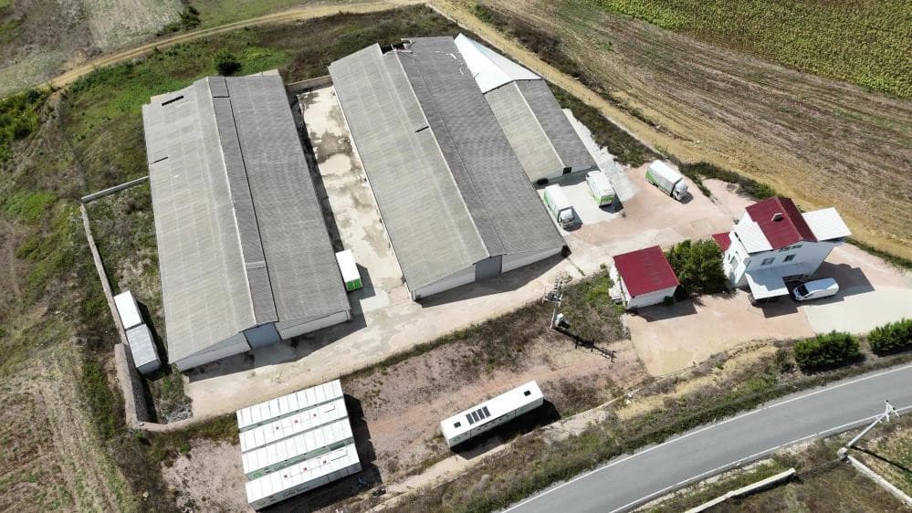Ahbap deposundaki yardım malzemeleri böyle görüntülendi