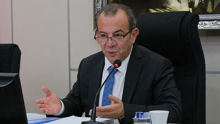 Tutuklu Tanju Özcan mahkemede baygınlık geçirdi
