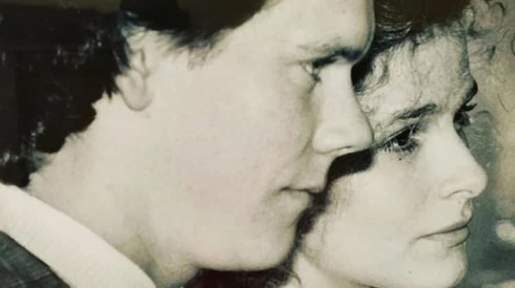 Küçükken hayran olduğu oyuncuyla sonunda evlendi... Bir yastıkta beraber kocadılar... Gönül gönüle 38 yıl bitti