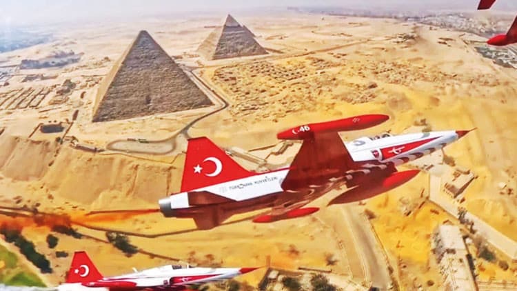 Rum lider Mısır’da Türk Yıldızları’nı izledi