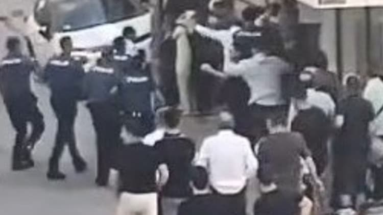 Sultangazi’de düğün öncesi gelin almada kavga: Polis biber gazıyla müdahale etti