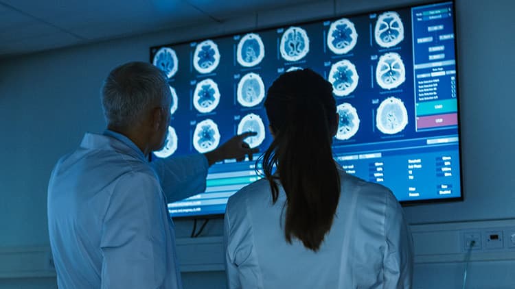 Çin'de akılalmaz vaka! Doktorlar gördüklerine inanamadı: En tehlikelisi kalbine saplanmış