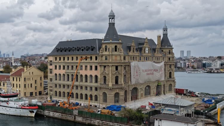 Haydarpaşa’nın temellerinde kritik tespit: Ahşap kazıkların yüzde 80’i yok olmuş | Açılış tarihi değişiyor