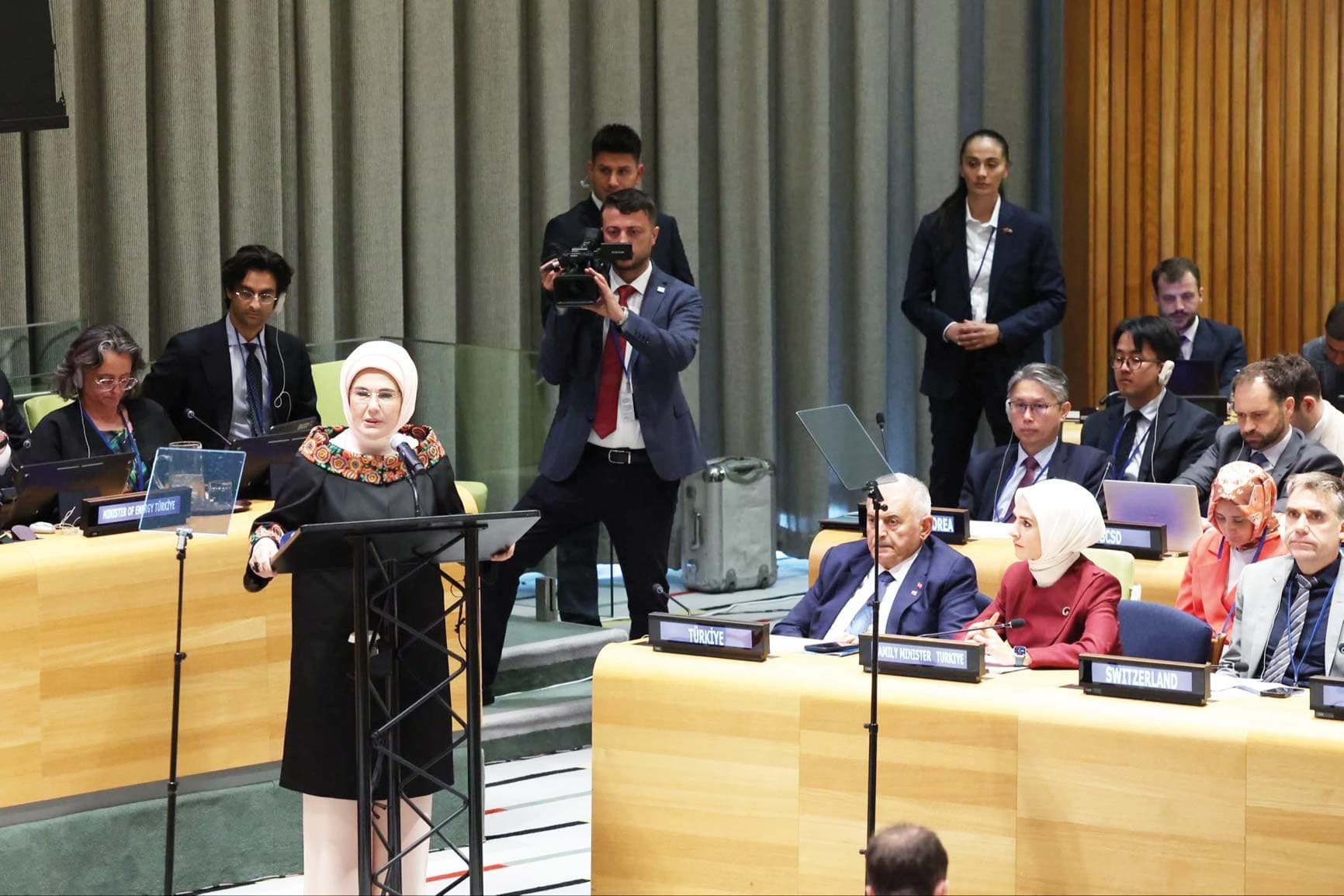 Emine Erdoğan: Kullan-at kültüründen uzaklaşmalıyız
