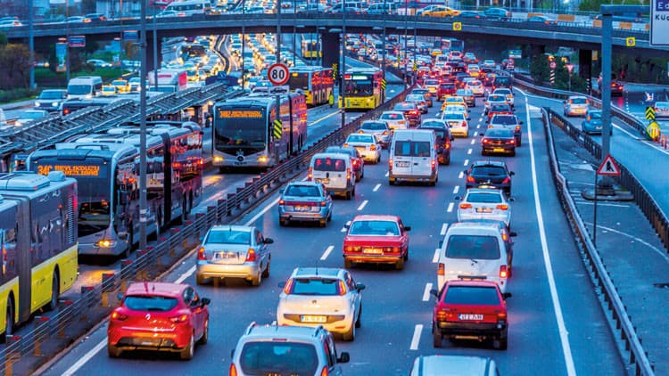 İstanbul trafiği ömürden çalıyor