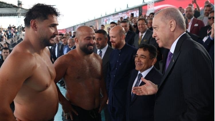 Cumhurbaşkanı Erdoğan, yağlı güreş ödül törenine katıldı