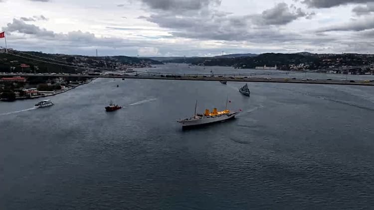 İstanbul Boğazı'nda görkemli geçit: Preveze Deniz Zaferi 488'inci yıl dönümünde kutlandı