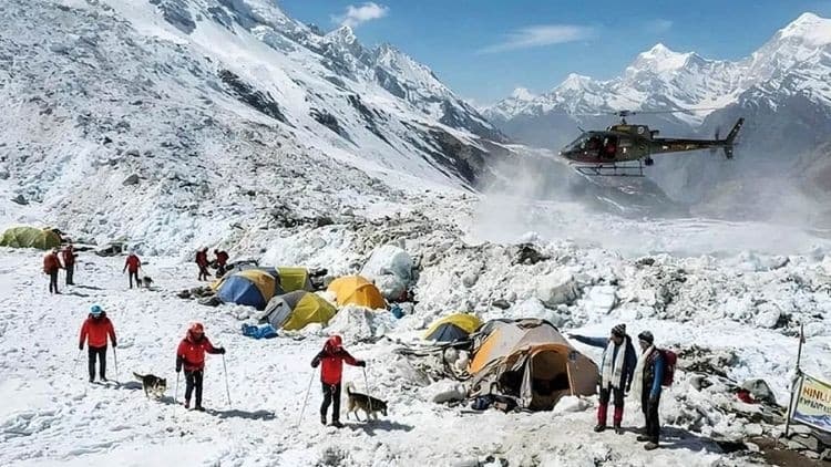 Nepal’de çığ felaketi: 12 kişi kayıp