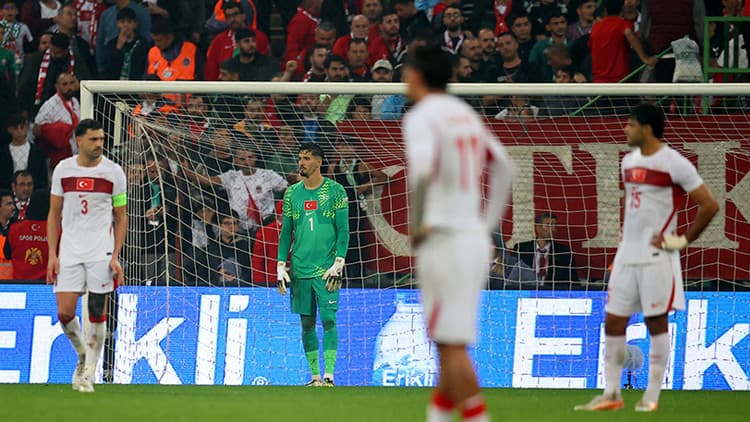 FIFA dünya sıralaması güncellendi: A Milli Takım yokuş aşağı gidiyor!