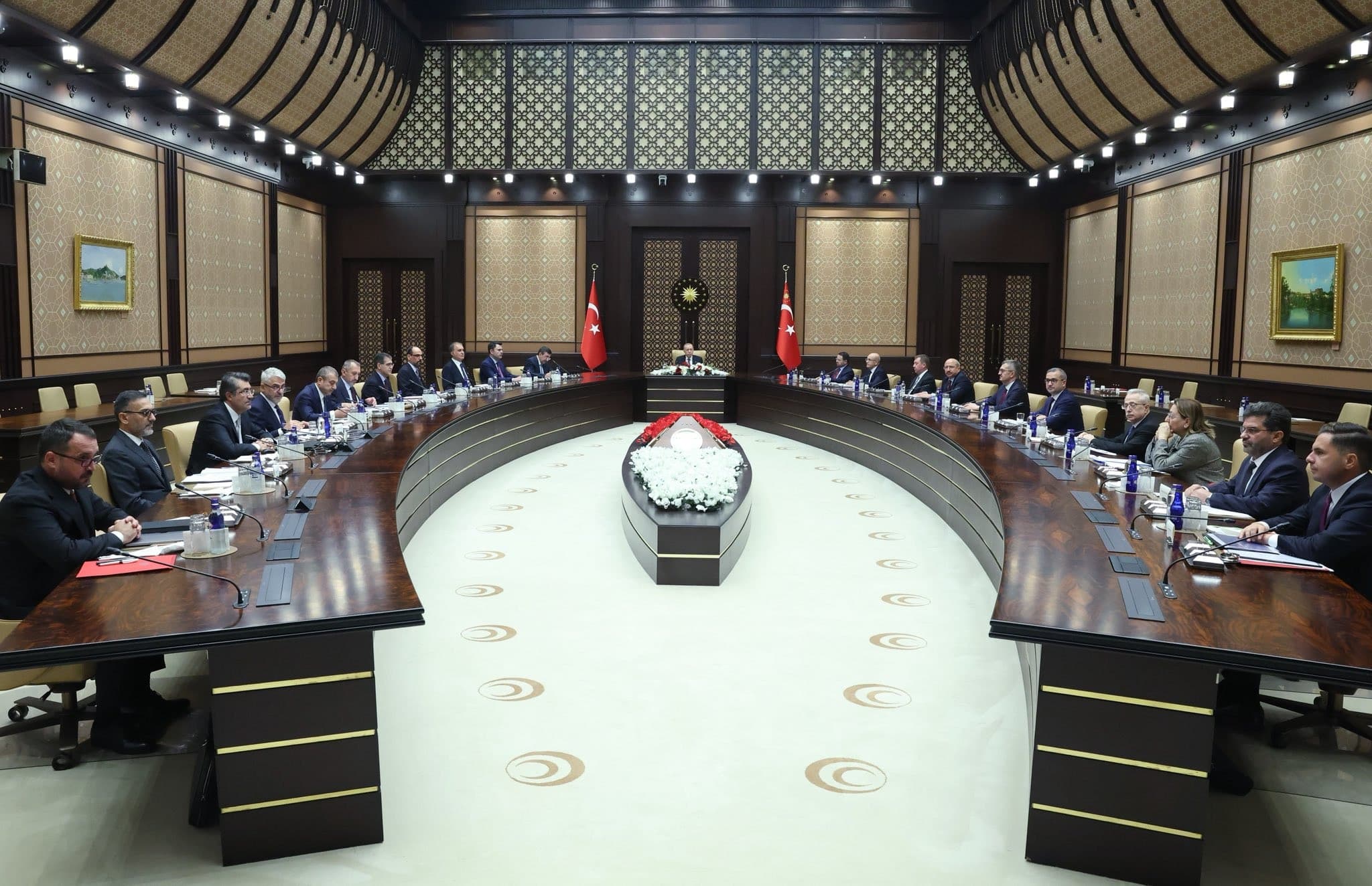 Fon zirvesinde 5 kritik karar... İletişim Başkanlığı açıkladı: Ödemelerin adil, sağlıklı ve mümkün olan en kısa sürede yapılması temel öncelik